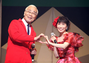 水森かおり　デビュー記念日のライブにオール巨人がサプライズ登場　次なる目標は漫才！？