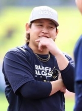 【オリックス】宮城大弥が３年ぶり安打へ打撃用手袋に初のライムグリーン採用「自分から一番、ほど遠い色」