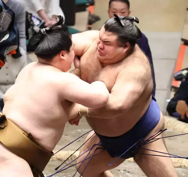 高安、会心の白星「明日は天覧相撲。また一つ勝ちたいですね」