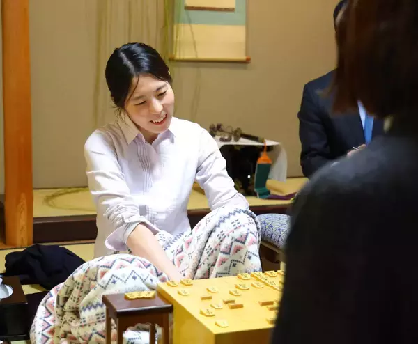 「大事なところで正解指せていない」福間香奈女流名人、故郷出雲で手痛い敗戦