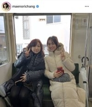 カリスマモデル・前田典子、親友の大物女性芸人と「笑いっぱなし」なプチ旅行　「オシャレすぎる」冬ファッションも注目