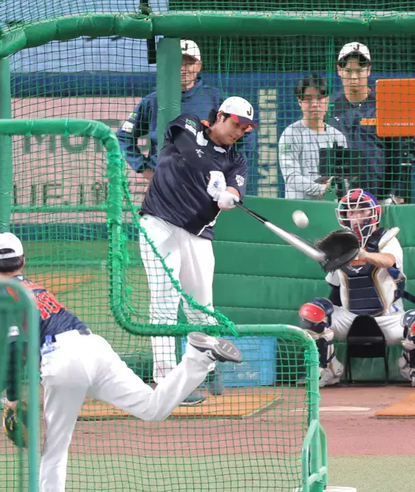 大谷翔平、異次元１６０メートル弾含む衝撃９発　異例２日連続フリー打撃に大熱狂…鈴木誠也と圧倒的飛距離で競演
