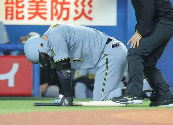 【阪神】森下翔太が負傷交代　左つま先付近の自打球　７回には中野拓夢にも代打…近本骨折から負の連鎖続く