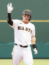 【巨人】１１安打１０得点で６連勝、直近２試合計２１得点　加入後初先発の小笠原慎之介は６回１失点…２軍ハヤテ戦