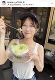 「「目がきゅるきゅるすぎる」篠崎彩奈、帽子×ノースリで夏らしさ全開！「可愛いに決まってるやん」」の画像1