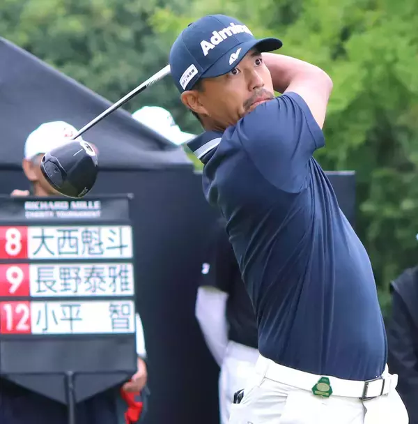 【男子ゴルフ】小平智が単独首位ターン　３差２位に大西魁斗＆長野泰雅　バッバ・ワトソンは後退
