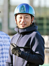 今春に現役引退した勝浦正樹元騎手の引退式を５月４日の東京競馬場で実施