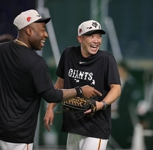 【巨人】ウィーラーコーチが仰天サク越え　試合前に異例のフリー打撃　通算１３５発のパワー健在