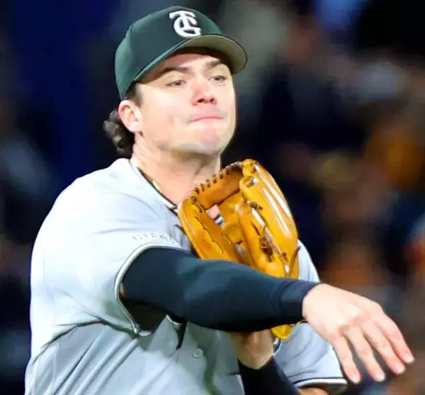 【巨人】ダルベックが一塁で守備練習　前日まで６試合連続三塁で先発出場中