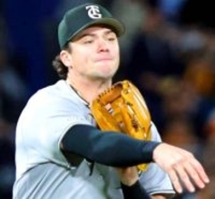 【巨人】ダルベックが一塁で守備練習　前日まで６試合連続三塁で先発出場中