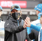 「【日本ハム】新庄剛志監督がエスコンにお願い「ブルーの線越えたら光るようにしてもらわないと。テッテレーって（笑）」」の画像1