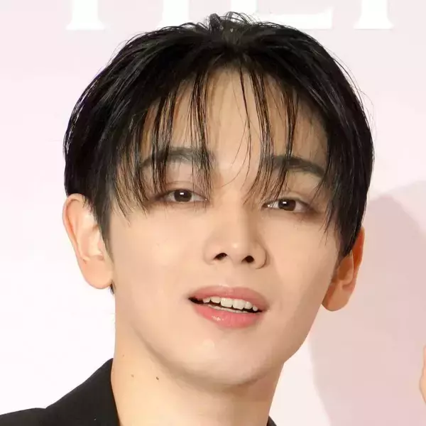 宮世琉弥の幼少期ショットにファンもん絶「反則級」「かわいすぎる」「目ぱちぱち」