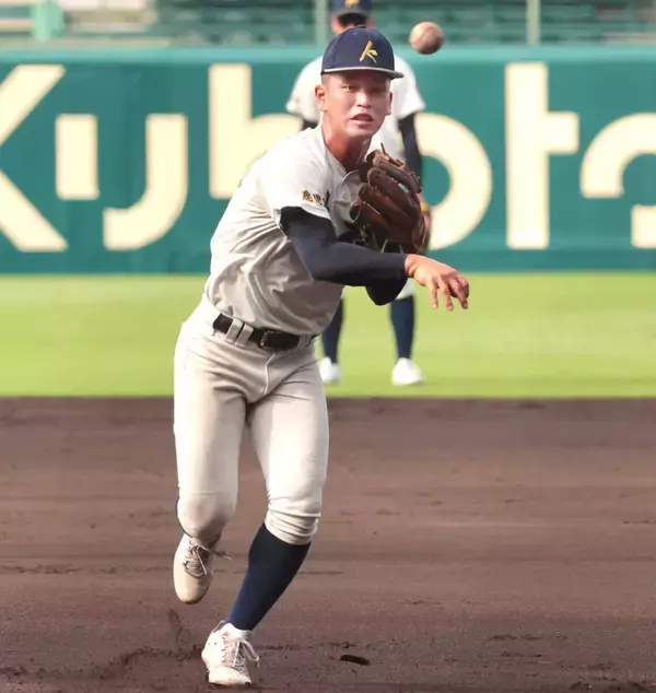 【高校野球】神村学園ナインが熊本地震の被災者へ黙とう　あさぎり町出身の今井滉士郎「甲子園に出させていただいているのは当たり前じゃない」　小田大介監督「元気、勇気、感動を与えられるようなプレーを」