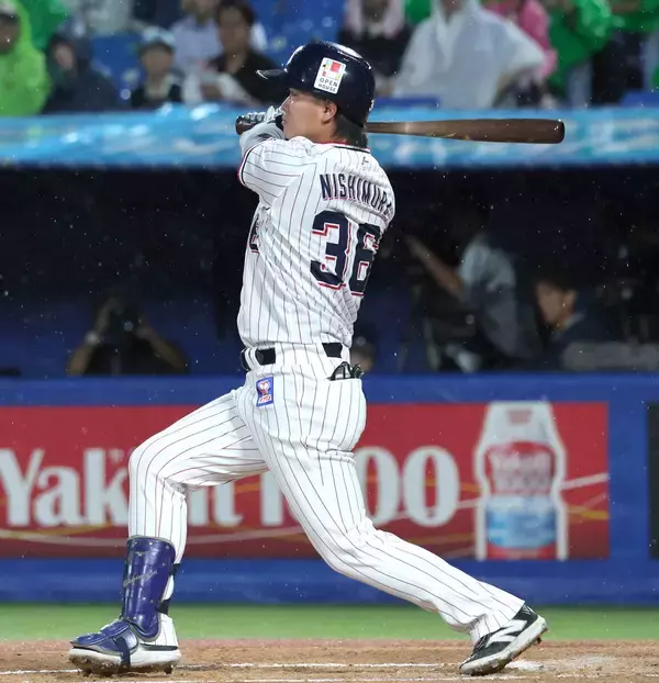 【ヤクルト】西村瑠伊斗がプロ初本塁打　「思い切って打ちにいきました」
