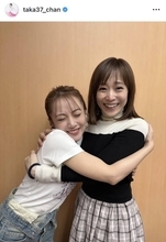 「ＡＫＢ４８を大好きでいてくれている愛さん！」高橋みなみ、ＴＢＳ江藤愛アナをハグ「大好き！！！！！！！」