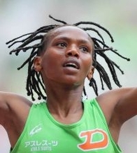 大東大のサラ・ワンジル激走　城西大を４・２キロで抜き首位に…２位５回のシルバーコレクター初優勝へ…富士山女子駅伝