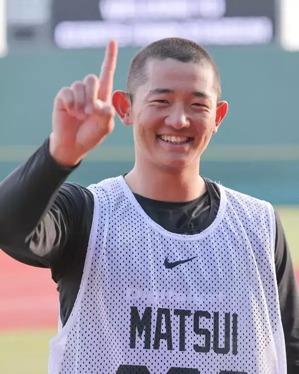 【巨人】育成３位・松井蓮太朗がトップ　新人１５００メートル走タイム