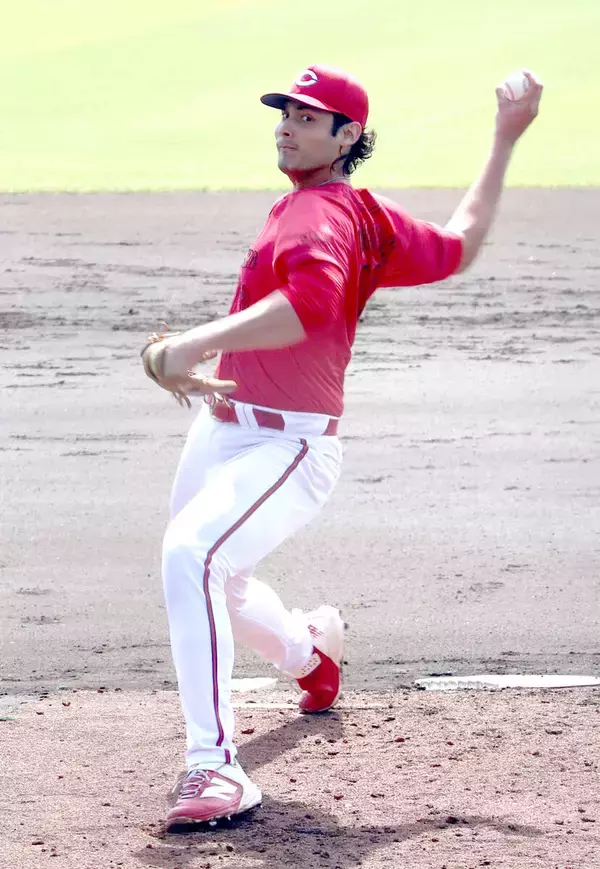 【広島】新助っ投・ターノック、対外試合デビューで２回０封　初回は変化球の制球に苦戦も２回に連続三振