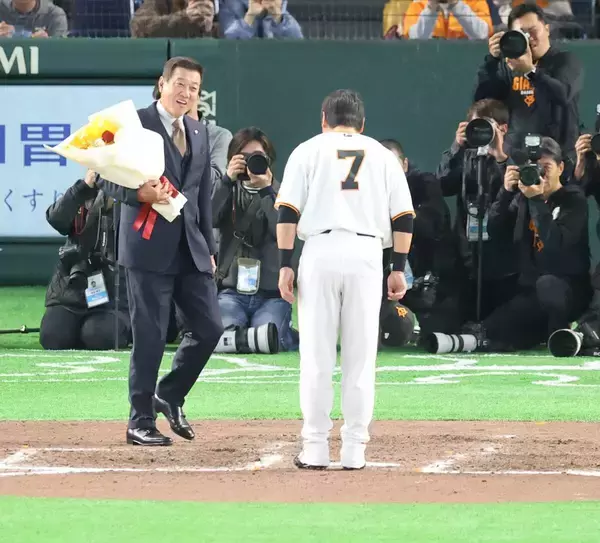 【巨人】原辰徳氏が長野久義のラストゲームでサプライズ登場！４万人の観衆どよめく