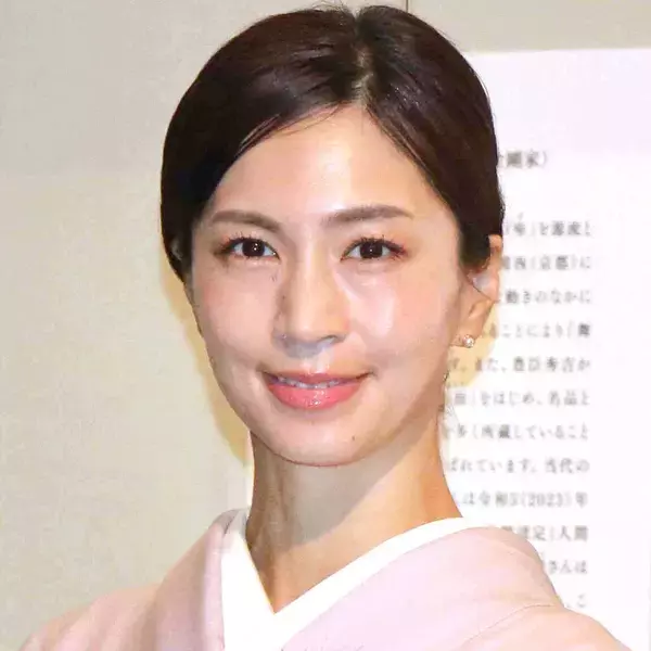 「１２年かぁ。。。早いなぁ。。。」安田美沙子、結婚記念日報告に家族との鳥取旅行ショット公開！「永遠にいたい砂丘」