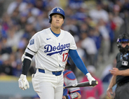 大谷翔平本拠地初アーチ＆４４戦連続出塁の日本人新記録なるか　１打席目は空振り三振