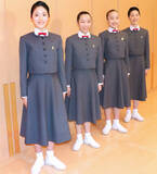 「宝塚音楽学校第１１４期生入学式　総代・西前比草さん「同期と協力して頑張っていきたい」倍率１０・５５倍の難関を突破した４０人が入学　憧れのタカラジェンヌへ」の画像1