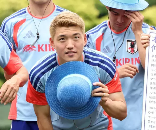 【Ｗ杯】堂安律が語る１０番、吉田麻也、そしてＷ杯への思い「１０番をつけてピッチに立つことが目標じゃない」