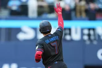 ブルージェイズ岡本和真　５階席への驚弾は球団史上１０人目「５００レベルクラブ」入会決定