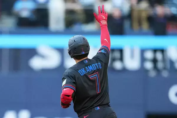 ブルージェイズ岡本和真　５階席への驚弾は球団史上１０人目「５００レベルクラブ」入会決定