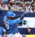 「【日本ハム】７戦７敗鬼門・福岡でようやく今季１勝　同点８回に野村が決勝の押し出し死球」の画像1