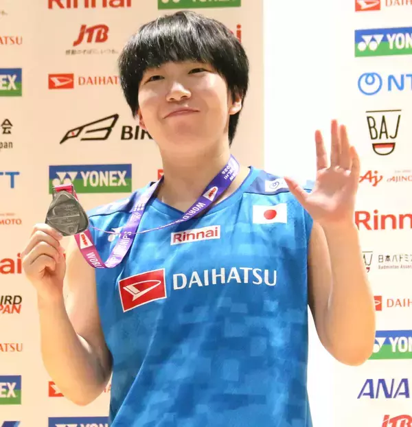 【バドミントン】山口茜、被災地・熊本へ勇気届ける銀メダル手に「一人でも多くの方の頑張る活力になってくれれば」…世界選手権帰国会見
