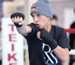 ＷＢＡ王者・高見亨介との統一戦へ　ＷＢＯ王者サンティアゴ「ポイントはクレバー、忍耐、経験」…１７日・両国決戦に自信