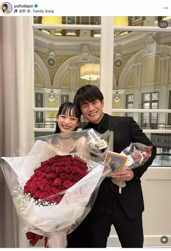 サッカー日本代表のモデル妻が結婚記念日を報告！初々しい過去ショット公開に「時の流れ早い」「ほんとにお似合い」