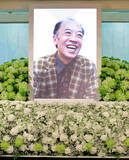 「片岡亀蔵さんお別れの会　妻・明美さん「あと１週間で歌舞伎役者６０周年だった。すごく切ない」愛用ののれんや楽屋の鏡台などが展示　」の画像1