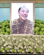 片岡亀蔵さんお別れの会　妻・明美さん「あと１週間で歌舞伎役者６０周年だった。すごく切ない」愛用ののれんや楽屋の鏡台などが展示　