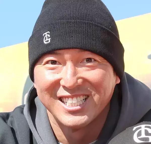 【巨人】長野久義氏の引退試合記念グッズ第２弾を発売　背番号「７」が並ぶ新デザイン