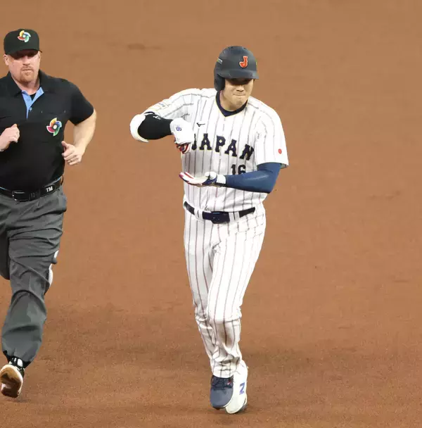 大谷翔平が衝撃の先頭打者アーチ返し！　アクーニャと両チーム先頭弾…大会３号で侍最多タイＷＢＣ４発目