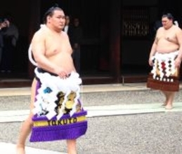 豊昇龍が靖国神社で雲竜型の土俵入りを披露　春巡業後半は「相撲を取る稽古をやっていく」