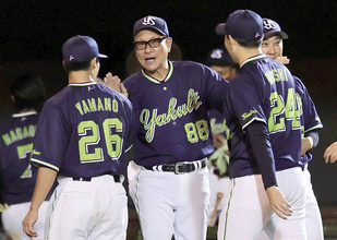 【ヤクルト】逆転勝ちで首位浮上　４得点すべてが適時打なし　池山隆寛監督「選手たちがよく追いついてくれました」