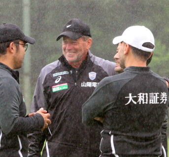 百年構想Ｌ覇者・神戸が始動　秋春制Ｊ１“初代王者”＆ＡＣＬＥ初Ｖへ、スキッベ監督「選手がどうアピールしてくれるか」