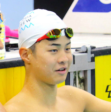 【競泳】１７歳、小島夢貴が２００Ｍ背泳ぎで金！　大橋信とロス世代が躍動　父・貴光さんも２０年前に出場したパンパシ水泳