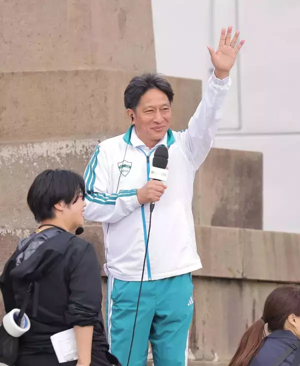 【出雲駅伝】青学大・原晋監督がスタート直前に生放送登場　ばっちりＰＲ「熱戦これから始まりま～す！」