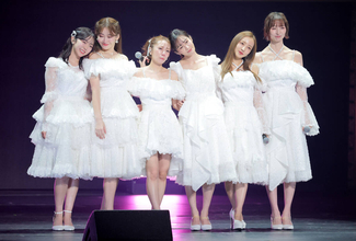 前田敦子　秋元康氏に涙ながらに感謝「２０年も頑張ってくれた」ＡＫＢ２０周年公演に出演　康コールも沸き起こる