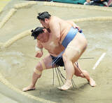 「若隆景が３敗死守　翔猿との相星対戦を制し、初優勝へ踏みとどまる」の画像1