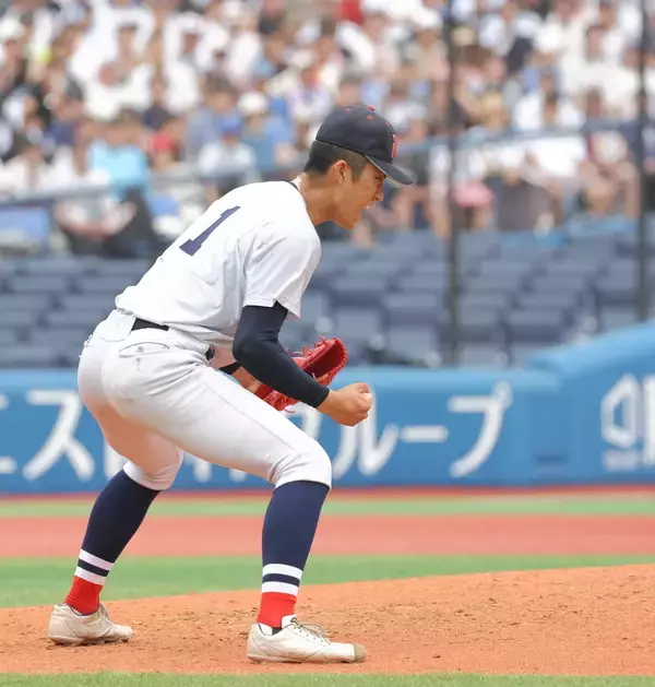 【高校野球】最速１５７キロＶＳ１５１キロ　神奈川決勝は横浜・織田翔希と桐光学園・林晃成のプロ注目右腕の投げ合いに