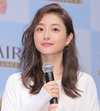 「誰だか分からなかった」「びっくりしちゃう」石原さとみ　イメージがらり「新しい髪型」「前髪も」「可愛すぎてヤバい」