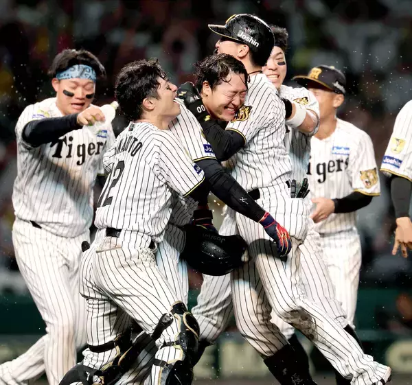 【阪神】藤川監督の目は真っ赤！大山悠輔の劇的サヨナラ弾で首位キープ＆優勝Ｍ１０　政権下で最多タイの執念８人リレー　２位・巨人と０・５差