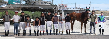 渡辺竜也騎手が地方通算１４００勝　笠松４Ｒのタイセイバウンスで達成　６８４２戦目で到達