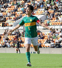 【高校サッカー】静岡学園が４強入り　ＦＷ坂本健悟が貴重な先制ゴール　静岡県大会準々決勝