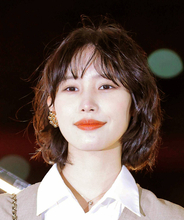 南沙良「ねぐせファクトリー」ピョコンと立つ髪の毛にファン爆笑！「芸術的」「ツノ」「妖怪アンテナ」「くせが強い」